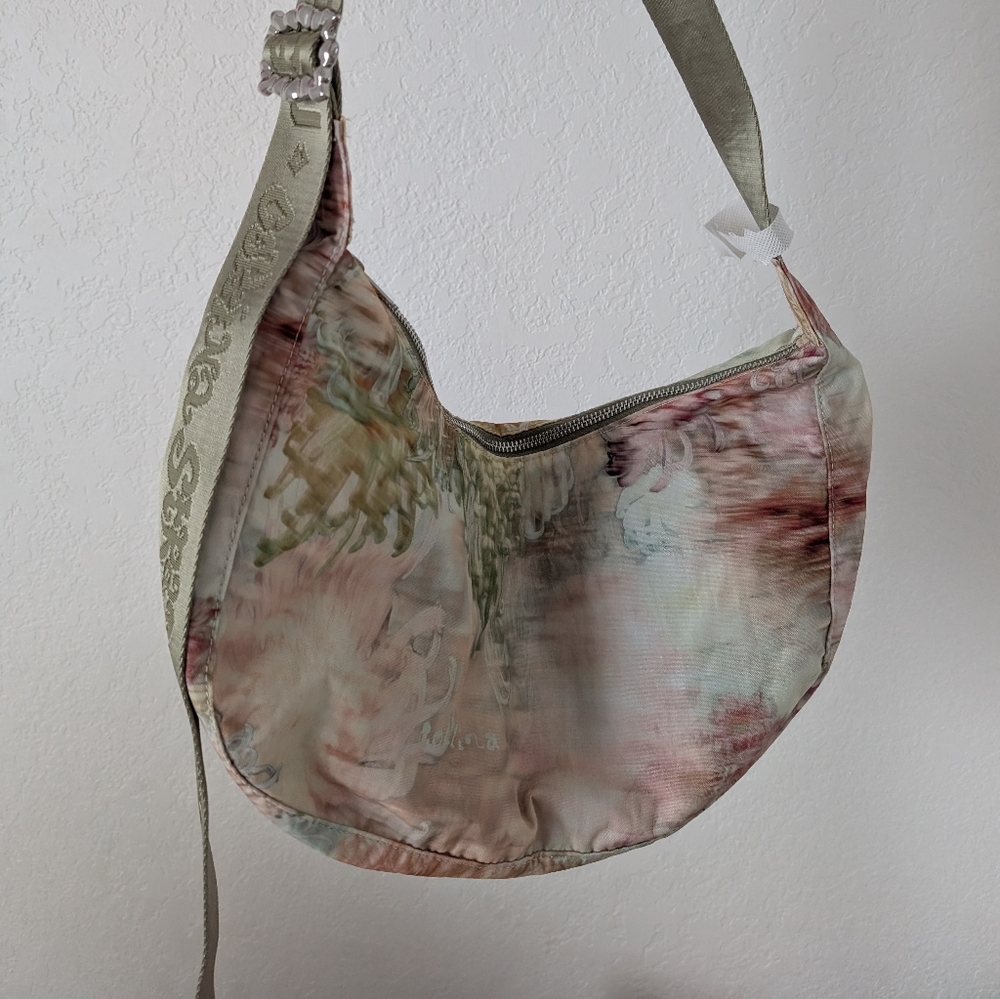 Baggu collina strada medium crescent chrysanthemum